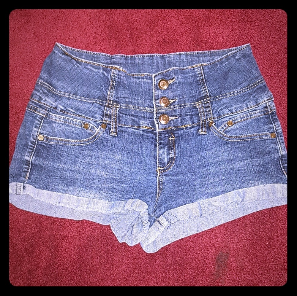🍑Boom boom Jean's denim shorts